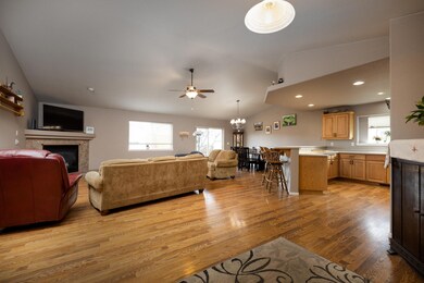 2011 NW Maple Pl 5 of 22