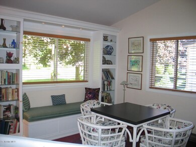 Den or bedroom