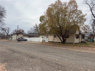 289 N 4th Ave, Forsyth, MT 59327 - photo 2