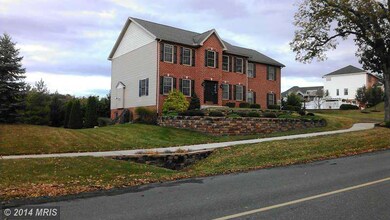 1618 Majestic Dr, Chambersburg, PA 17202 - photo 2