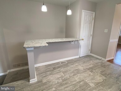 323 S Dupont Rd, Newport, DE 19804 - photo 4