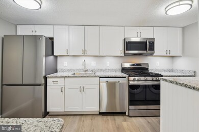 11815 Breton Ct unit 11B, Reston, VA 20191 - photo 3