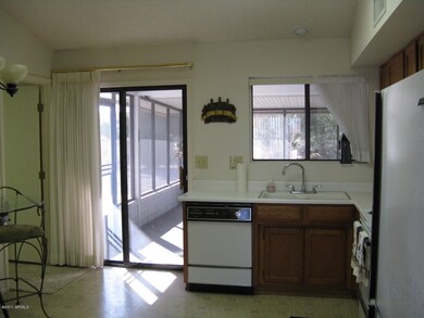 Kitchen w/door to lanai