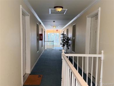 1726 Fort St unit 10, Trenton, MI 48183 - photo 2