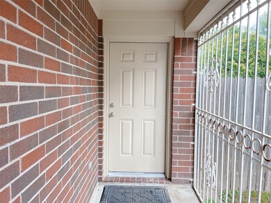 10622 Solera Ln, Houston, TX 77040 - photo 5