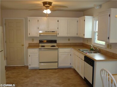Kitchen - View of spacious kitchen