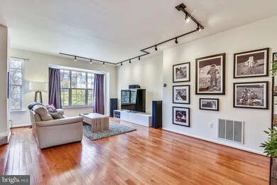 21476 Rusty Blackhaw Square, Sterling, VA 20164 - photo 3