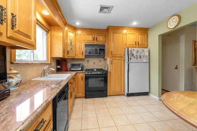 41 Villanova Ln, Dix Hills, NY 11746 - photo 7