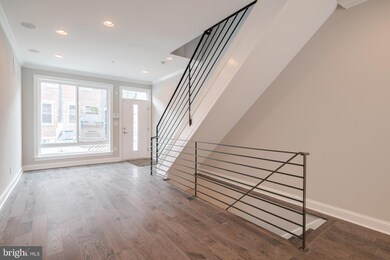 2051 Fernon St, Philadelphia, PA 19145 - photo 5