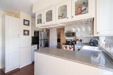 2431 W 57th St, Davenport, IA 52806 - photo 7