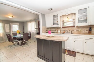 8 Ellery St, Springfield, MA 01129 - photo 5