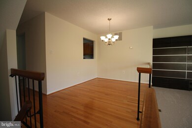 13932 Big Yankee Ln, Centreville, VA 20121 - photo 4