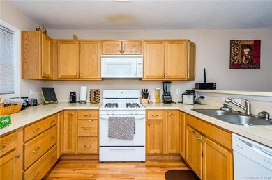 61 Rotunda Cir, Asheville, NC 28806 - photo 6