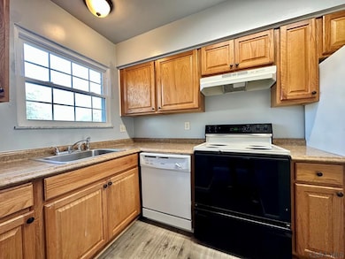 1030 Tener St unit 8, Johnstown, PA 15904 - photo 3