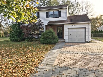 100 Moss Pl.