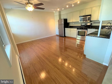 383 Lakeside Rd unit 205, Ardmore, PA 19003 - photo 5