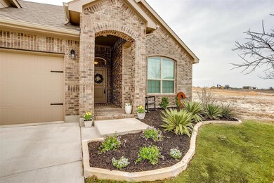 1548 Seabiscuit Dr, Granbury, TX 76049 - photo 3