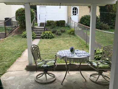 608 E Broad St, Tamaqua, PA 18252 - photo 5