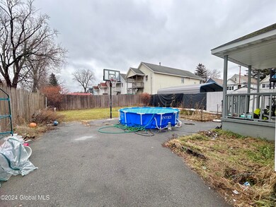 825 Hamilton St, Schenectady, NY 12307 - photo 5