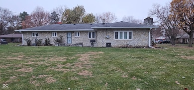 8135 Bishops Ln, Indianapolis, IN 46217 - photo 5