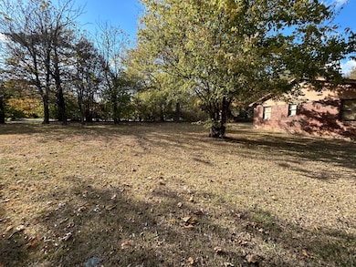 606 S G St, Hugo, OK 74743 - photo 7