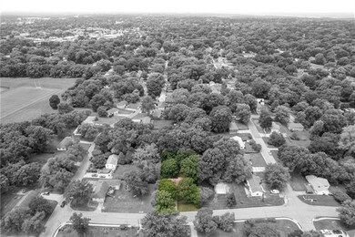 5620 Perry Ave, Shawnee, KS 66203 - photo 4