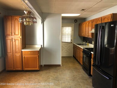 5027 Delbrook Ave, Lansing, MI 48910 - photo 6