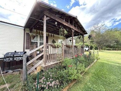 69 Railroad St, Clarendon, PA 16313 - photo 3