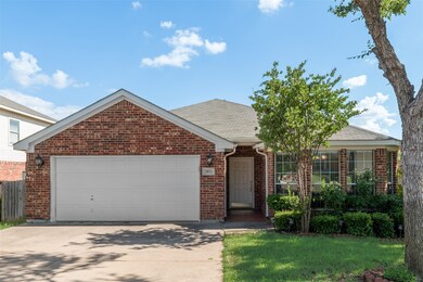 2812 Hilcroft Ave, Denton, TX 76210 - photo 3