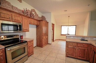 2213 NE 7th St, Moore, OK 73160 - photo 7