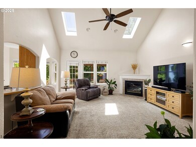 3765 Hyacinth St, Eugene, OR 97404 - photo 6