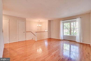 7762 Asterella Ct, Springfield, VA 22152 - photo 4