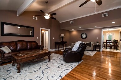 Family room 1.1