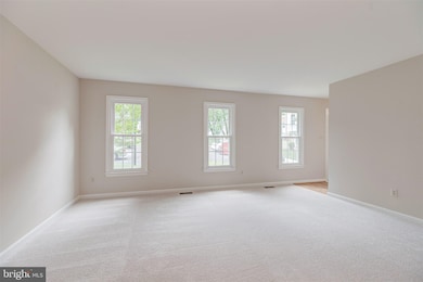 8502 Cherry Heights Ct, Springfield, VA 22153 - photo 4