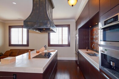 04_1551NFlaglerDrive_PHU18_5_Kitchen_HiR