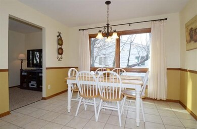 140 Dale Dr, Oregon, WI 53575 - photo 3