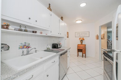 75 Overlook Way unit K, Manalapan, NJ 07726 - photo 7