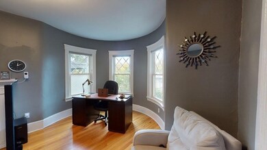 307 Tappan St unit 1, Brookline, MA 02445 - photo 3