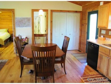 216 Dreamworks Ct, Hendersonville, NC 28792 - photo 5