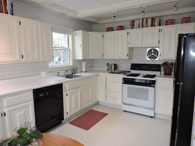 19 Chestnut Ct, Concord, NH 03301 - photo 7