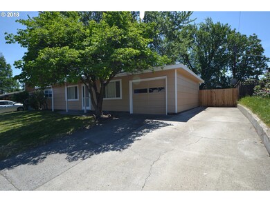 800 E 19th St, the Dalles, OR 97058 - photo 2