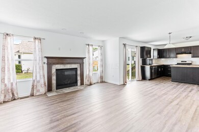 07-Main Living Area