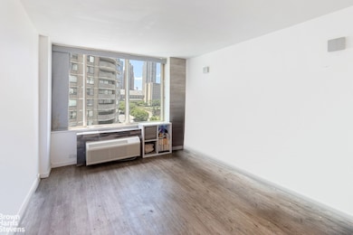 The Harmony unit 8-H, New York, NY 10023 - photo 4