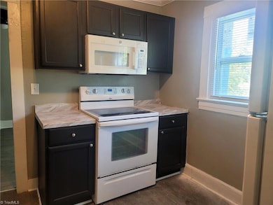 650 Wesley Dr, High Point, NC 27260 - photo 2