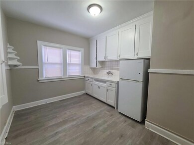 3433 Altamont Rd unit UP, Cleveland, OH 44118 - photo 3