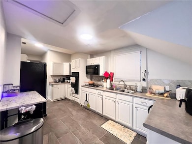 Extra big kitchen with lots of counters pace and s
