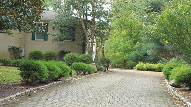 7 Beth Ln, Morganville, NJ 07751 - photo 2