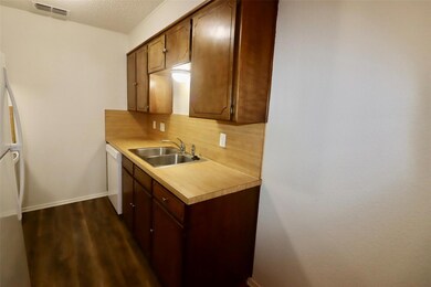 511 W Oak St unit 12, Weatherford, TX 76086 - photo 6