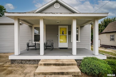 1107 Mechanic St, Pekin, IL 61554 - photo 3