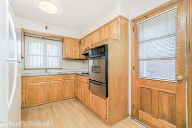 188 Evergreen Ave, Staten Island, NY 10305 - photo 6